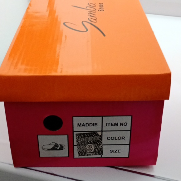 NEW Rhinestone Multicolor Red Sandals - Picture 8 of 8